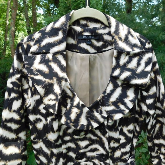 Darjoni Stylish Belted Jacket with Ruffled Collar - Picture 2 of 3